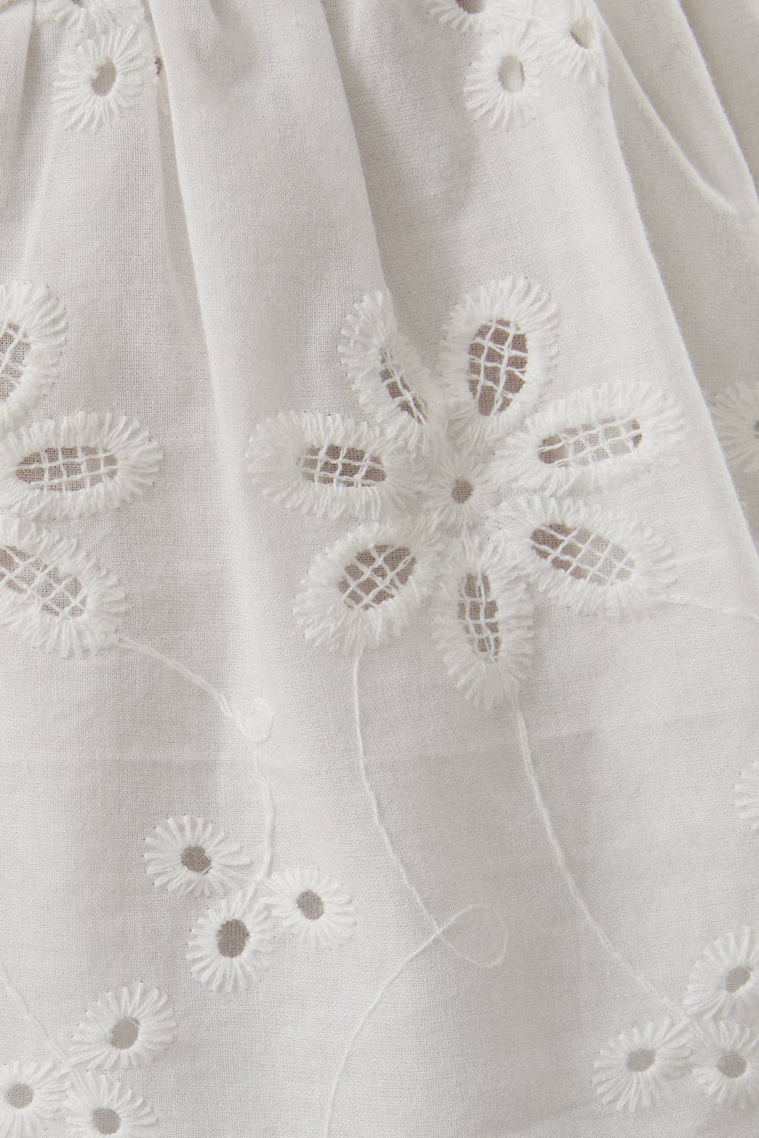 SLEEVELESS V-NECK COLLARED EYELET MINI DRESS