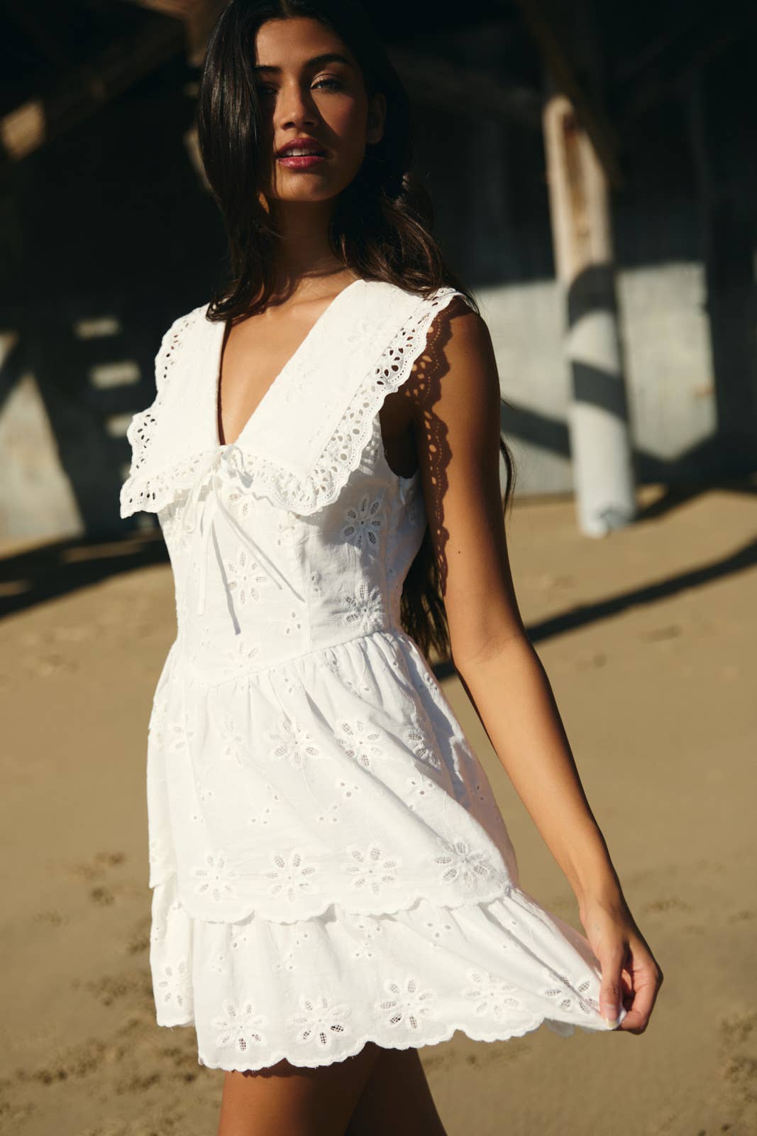 SLEEVELESS V-NECK COLLARED EYELET MINI DRESS